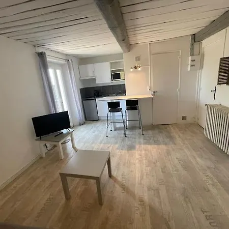 Appartement Jolie Avec Terrasse Belle Vue Calme Et Parking Prive *